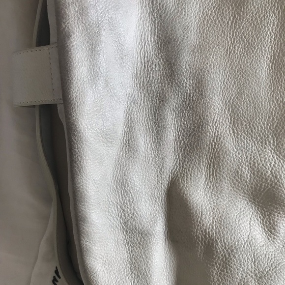 Kenneth Cole Shoulder Bag - Picture 6 of 8